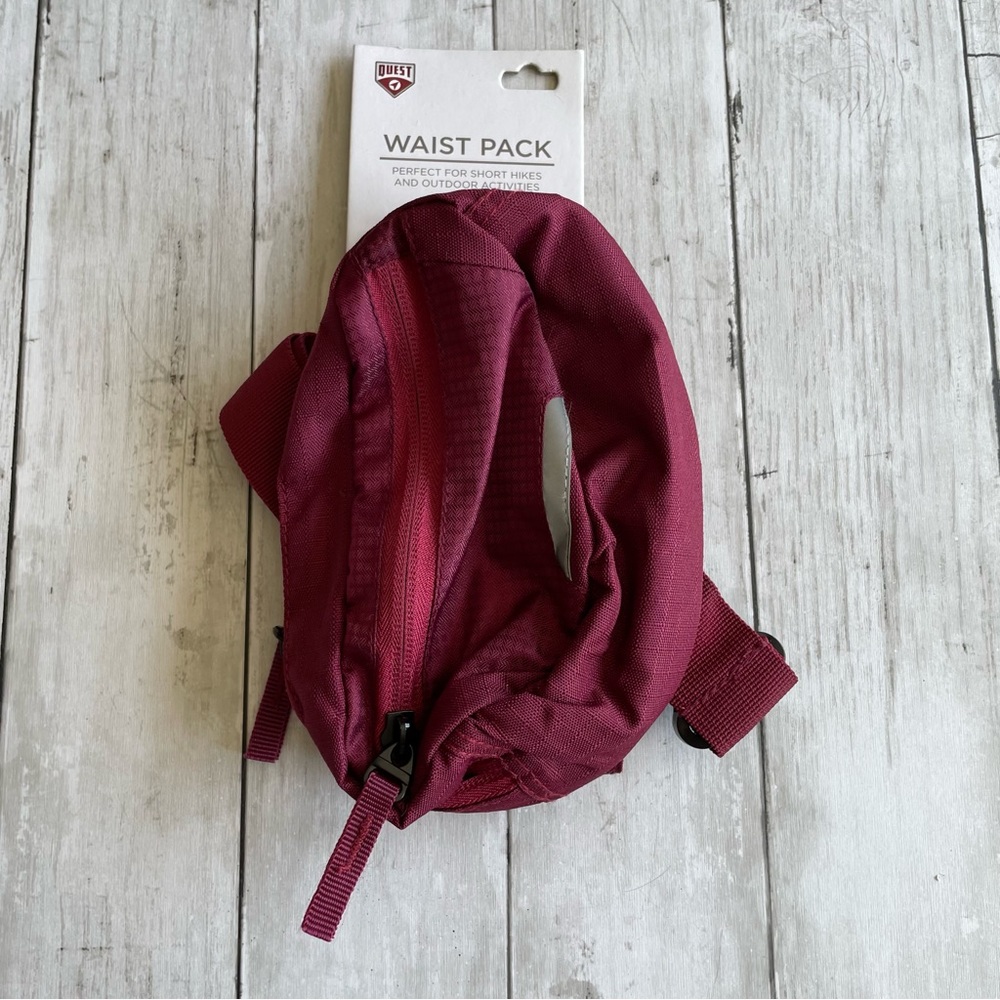 NEW WITH TAGS QUEST WAIST PACK FANNY PACK MAROON OX BLOOD